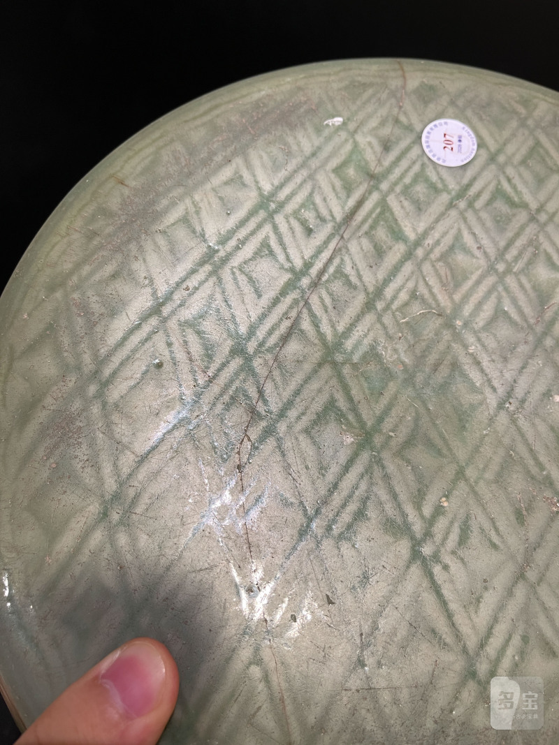 明 龙泉窑青釉剔刻花卉纹绣墩 - 图7